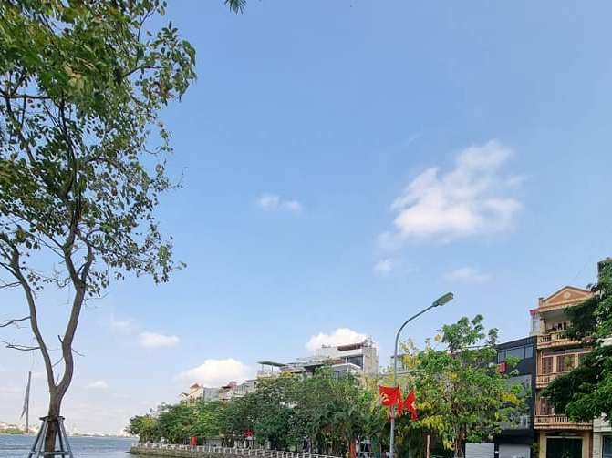 Nhà mặt phố Trích Sài, mặt Hồ Tây, 47m, 18 tỷ, kinh doanh