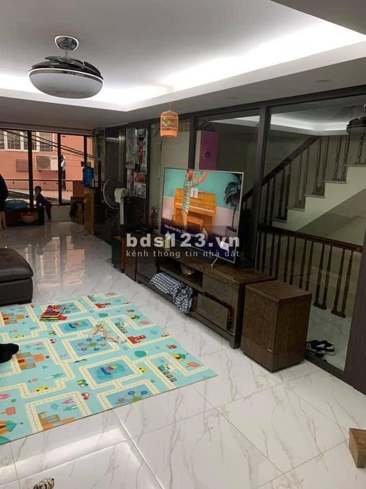 Nhà mới ô tô vào nhà, ngõ 43 Trung Kính dt 80m2 7 tầng mt 5.6m giá 12 tỷ