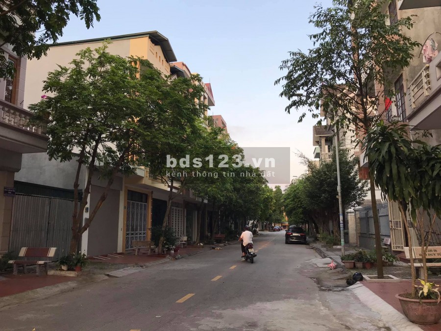Bán đất mặt phố Đào Duy Từ, Đông Nam Cường, TP HD 216m2, mt 12m, đường 13.5m, giá cực tốt