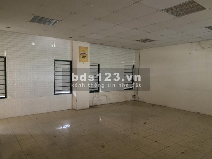 Cho thuê nhà làm trường học cao đẳng, trung cấp, trung tâm đào tạo Cầu Diễn, Nam Từ Liêm, Hà Nội. DT 2500m2