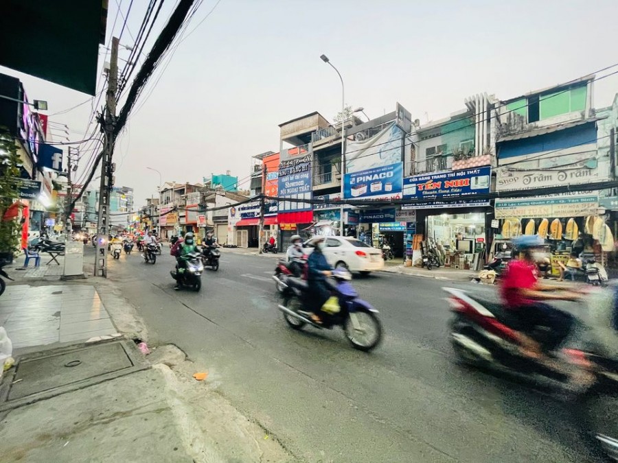 Chỉ 5 tỷ có ngay nhà mặt tiền Lạc Long Quân Phường 8 Tân Bình