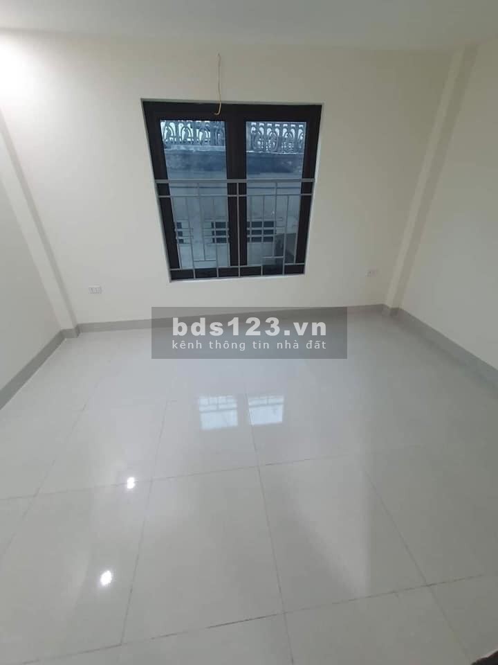 Bán nhà Chính Kinh, ở ngay, 1 nhà ra phố ô tô tránh, giá trị tăng từng ngày 2.6 tỷ