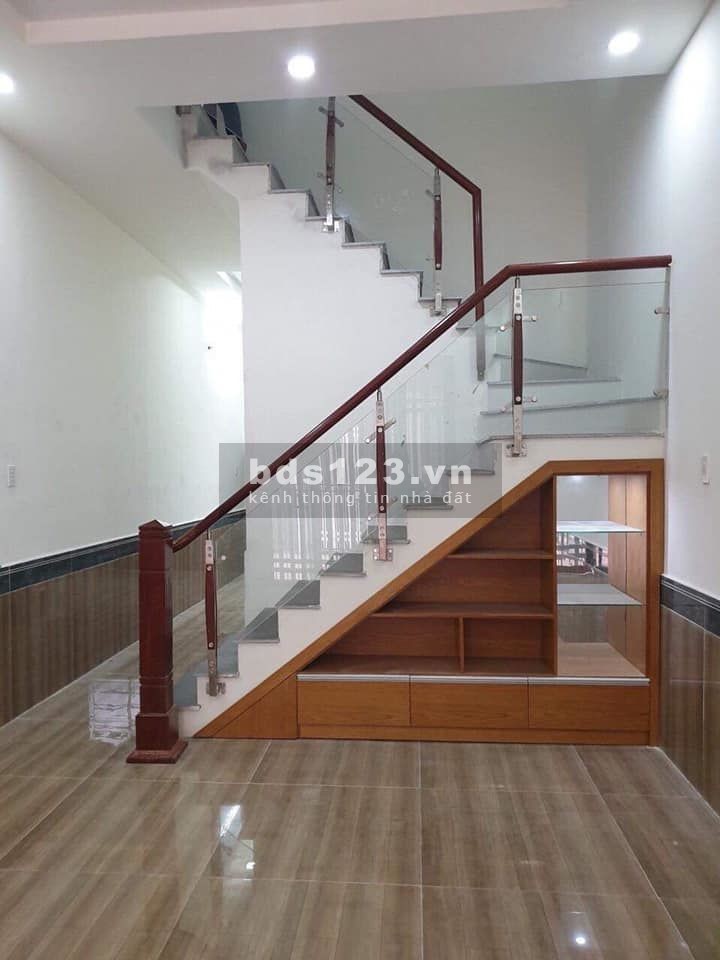 Nhà chính chủ 1 sẹc DT 50m2 Ngay Cầu Vượt Tỉnh Lộ 10, Bình Tân giá 1,55 tỷ, thương lượng