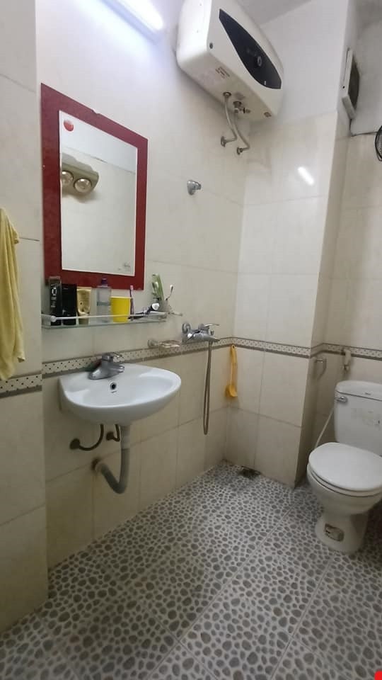 Mặt phố đống đa, dt 35M2, 4 tầng, mặt tiền rộng, 6.7 tỷ, ô tô tránh, đỗ cửa kinh doanh đỉnh