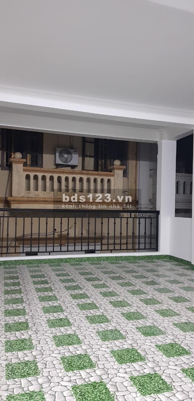 Bán nhà, Cổ Nhuế, 5 tầng, Mặt tiền rộng, mới kính koong, nhỉnh 3 Tỷ
