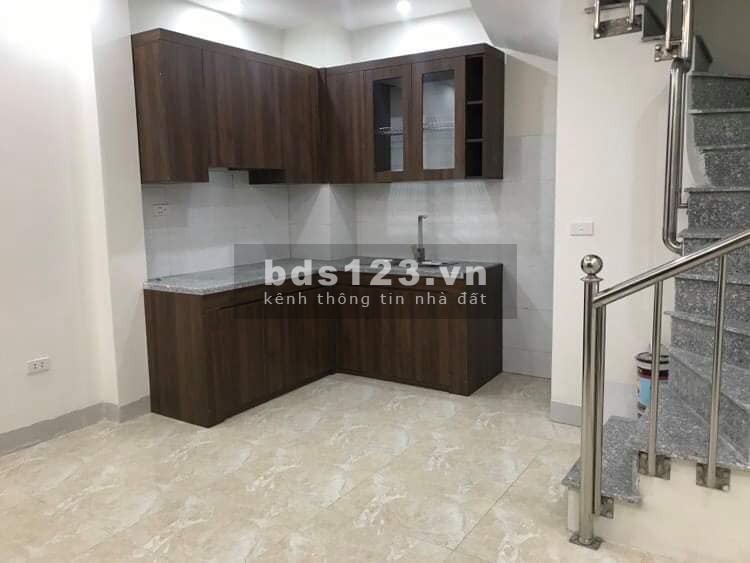 Bán nhà Chính Kinh, ở ngay, 1 nhà ra phố ô tô tránh, giá trị tăng từng ngày 2.6 tỷ