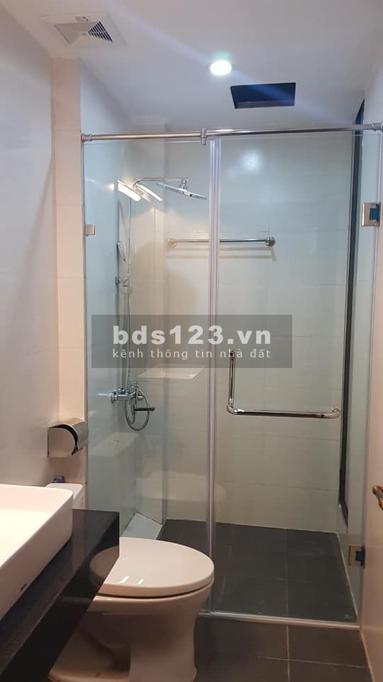 Bán nhà, Cổ Nhuế, 5 tầng, Mặt tiền rộng, mới kính koong, nhỉnh 3 Tỷ