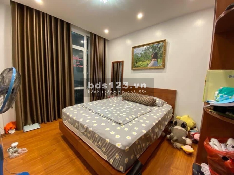 Phố Hoàng Cầu phân lô ô tô tránh kinh doanh dt 45m2 mt 4.2m, giá 10.9 Tỷ