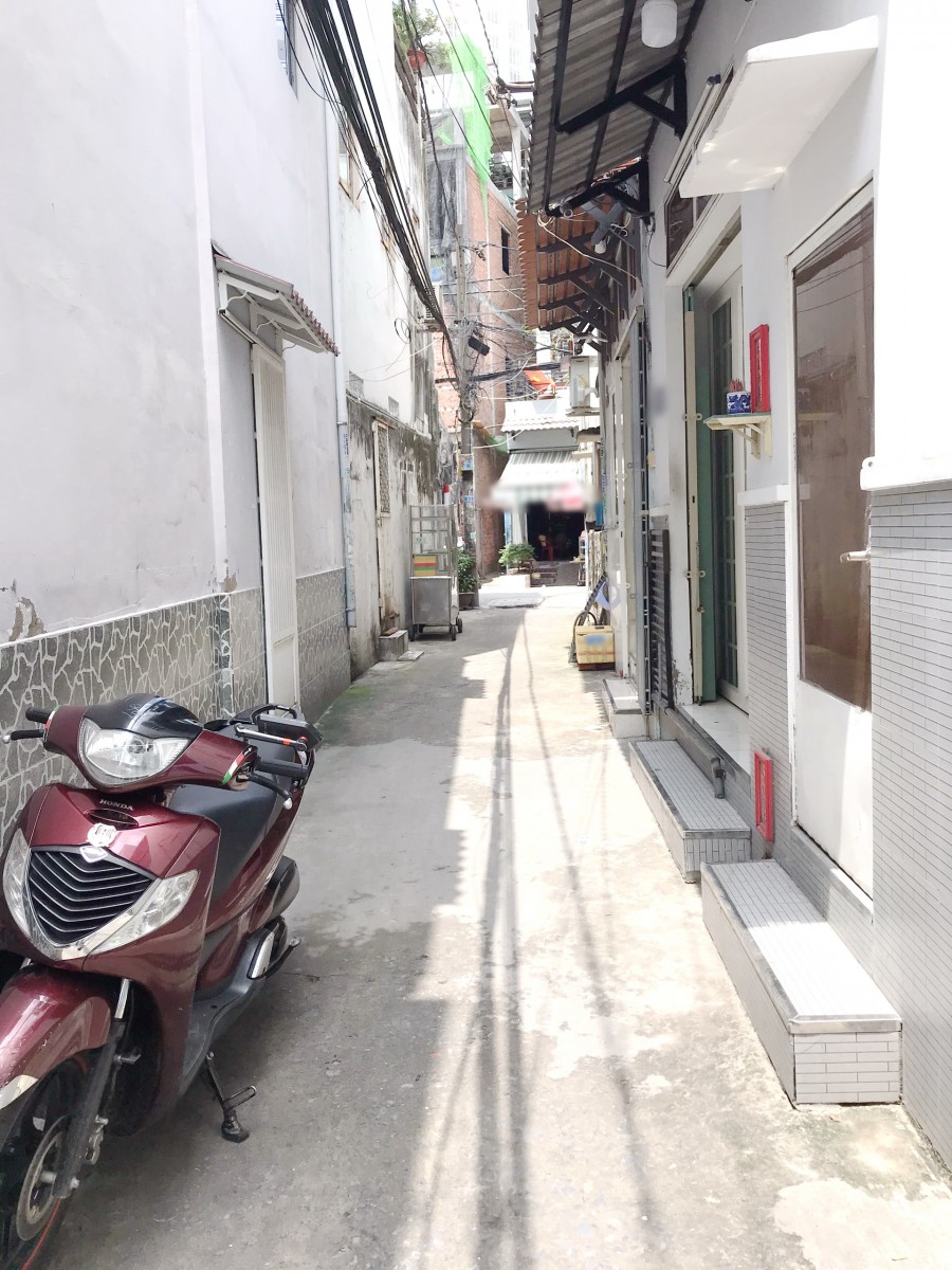 Nhà nhỏ 2 lầu đúc vị trí đẹp hẻm 181 Âu Dương Lân P2 Q8