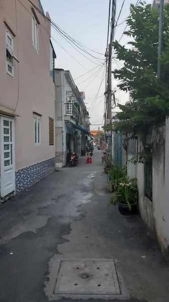 Bán căn hộ 1 trệt nhà làm kiên cố thoáng mát để lên lầu diện tích 69.7m đường Lê Văn khương