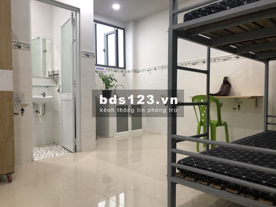 Phòng trọ hường ban công cho thuê tại Bình Thạnh, giá rẻ