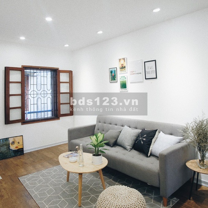 Rẻ bất ngờ, hiếm tại Văn Hương, Quận Đống Đa dt 30m2, giá 2.6 tỷ, an sinh đỉnh, gần ô tô