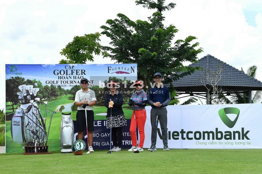 Biệt thự giữa lòng sân Golf 125Ha, giá 3.3 tỷ, trả góp không lãi suất