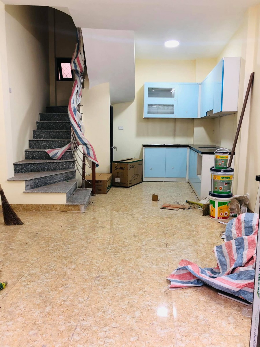 Cần bán nhà đẹp 3 phòng ngủ, ở luôn, dt 33m2, 4 tầng, mt 3.5m, Giá chỉ 3.1 tỷ, Xuân Đỉnh
