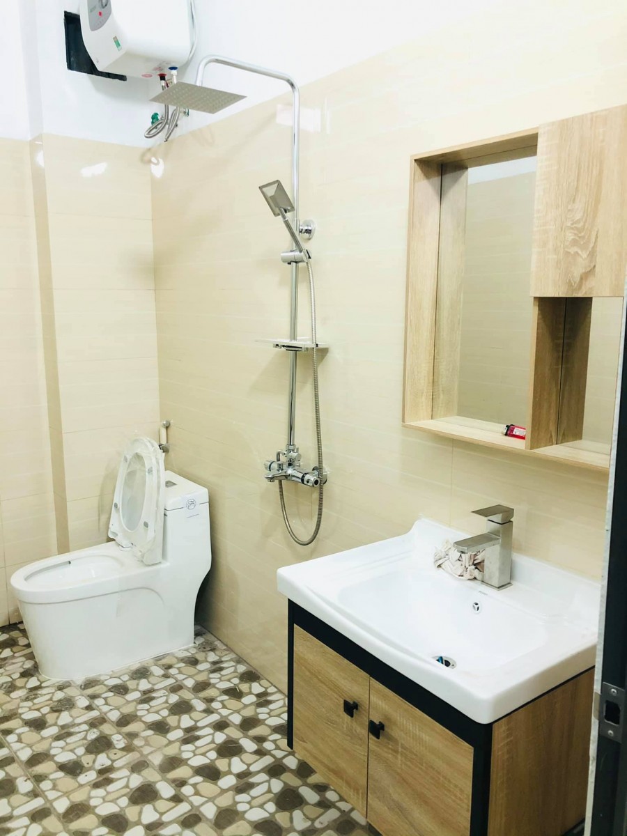Cần bán nhà đẹp 3 phòng ngủ, ở luôn, dt 33m2, 4 tầng, mt 3.5m, Giá chỉ 3.1 tỷ, Xuân Đỉnh