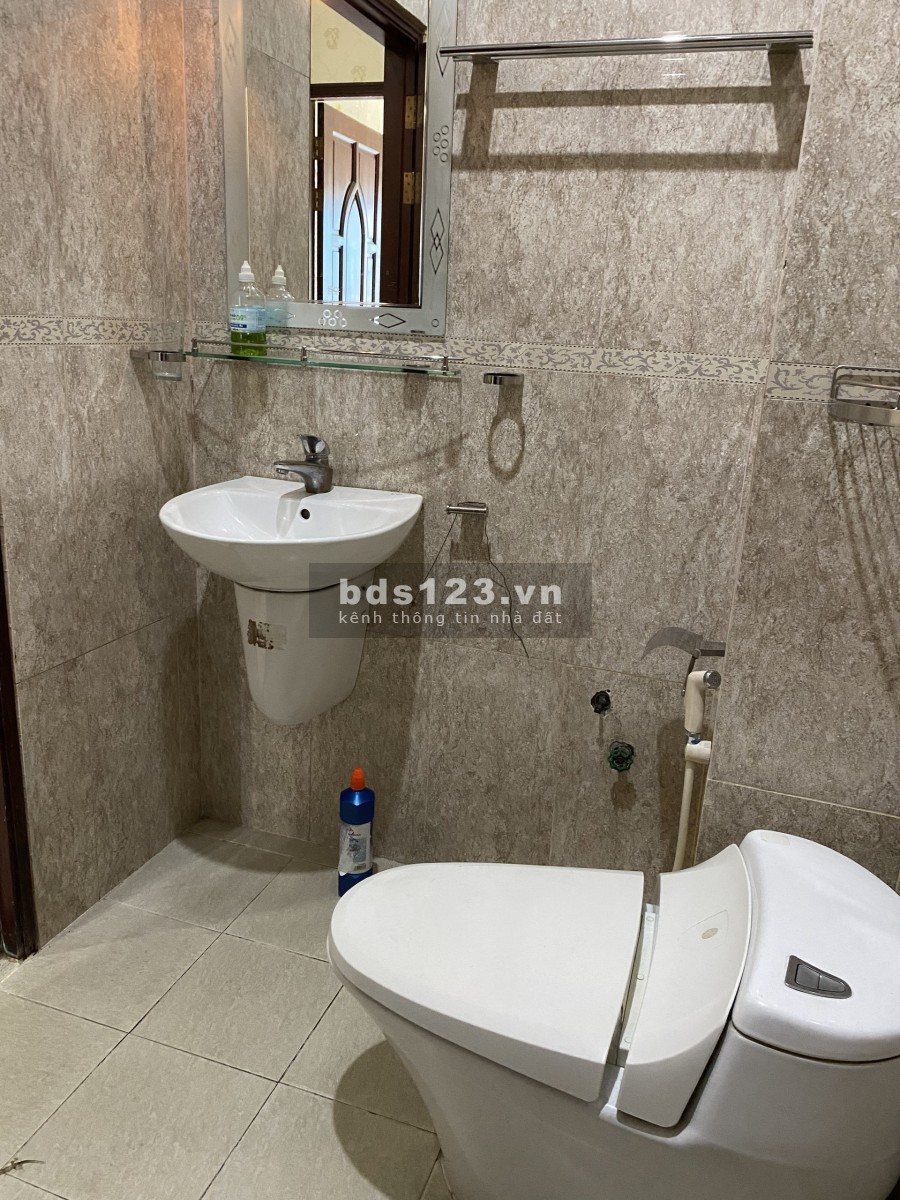 Khu Cư Xá Phan Đăng Lưu Trệt 3Lầu 5P ML Giá 20Tr/th