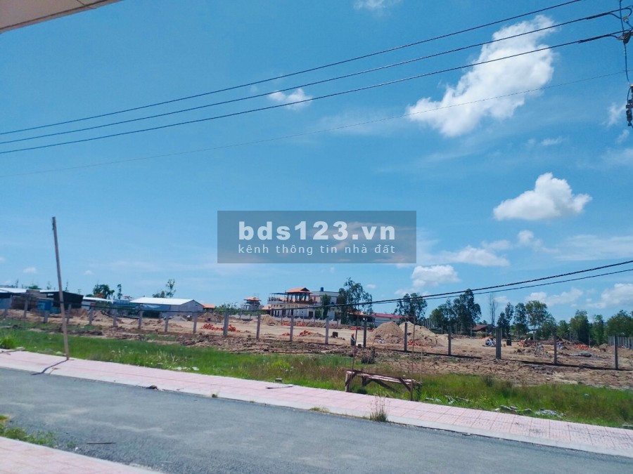Bán gấp lô đất liền kề trường THCS, siêu đầu tư, lh 0378480253