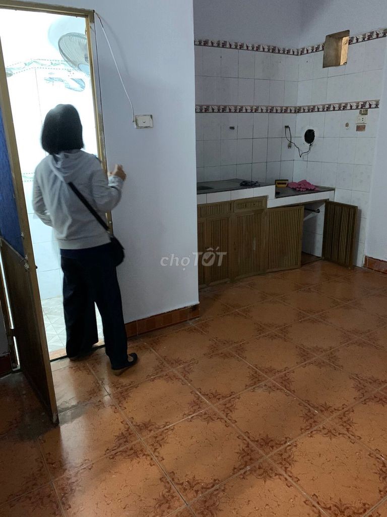 Cần cho thuê nhà 50m2 x3 tầng số 15 ngõ 607 đường Nguyễn Khoái quận Hai Bà Trưng, tp Hà Nội