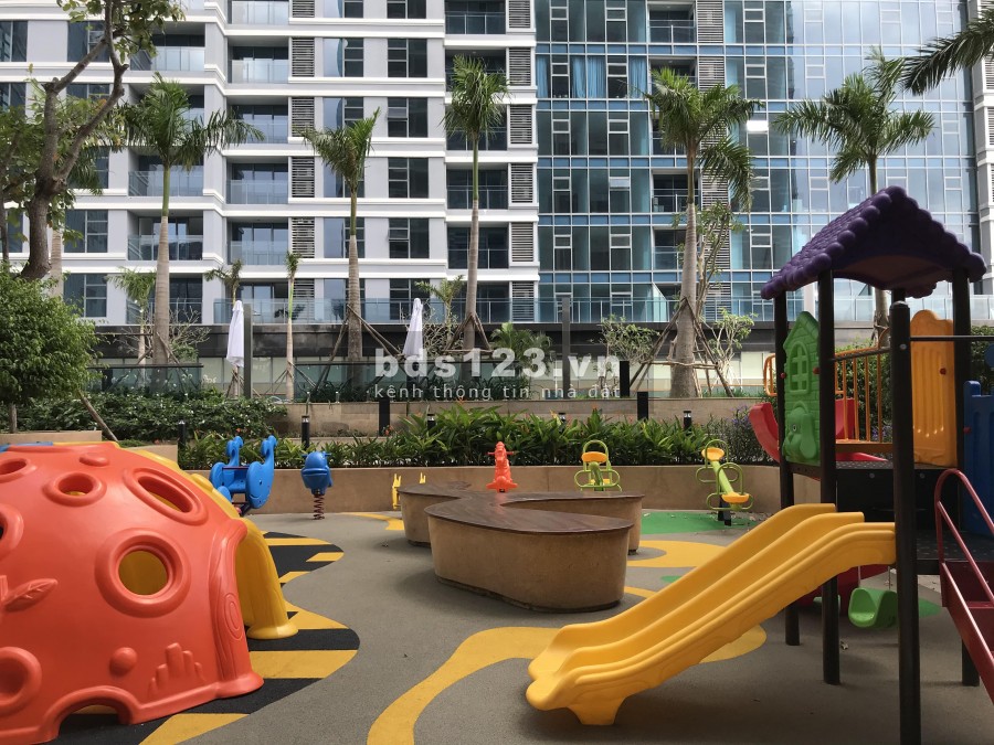 Căn hộ 2PN full nội thất Sunwah Pearl cho thuê giá chỉ 24 triệu, view sân vườn