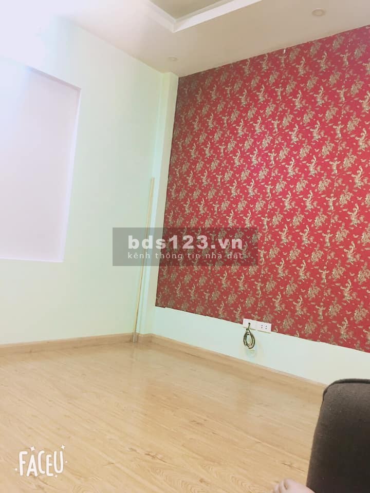 BÁN nhà CẦU GIẤY lạc long quân 6 tầng 3.65tỷ Ở luôn