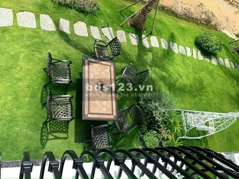Biệt thự giữa lòng sân Golf 125Ha, giá 3.3 tỷ, trả góp không lãi suất