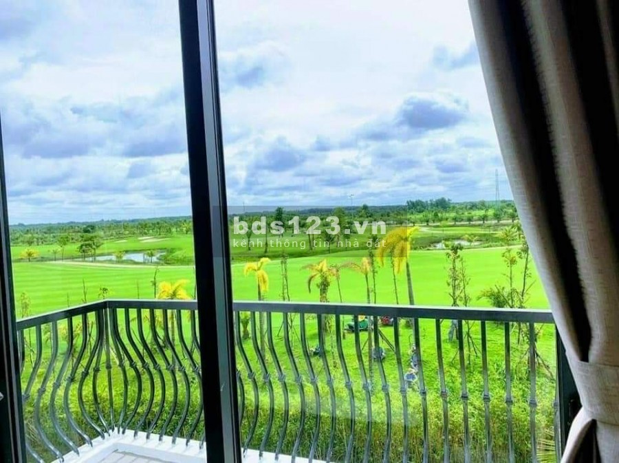 Biệt thự giữa lòng sân Golf 125Ha, giá 3.3 tỷ, trả góp không lãi suất