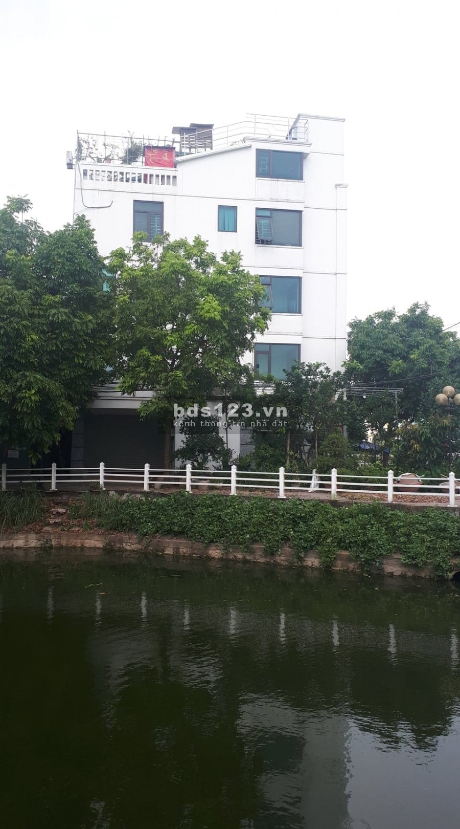 Cần bán gấp nhà mới tại Ngọc Thuỷ dt 92m2, chủ người Pháp