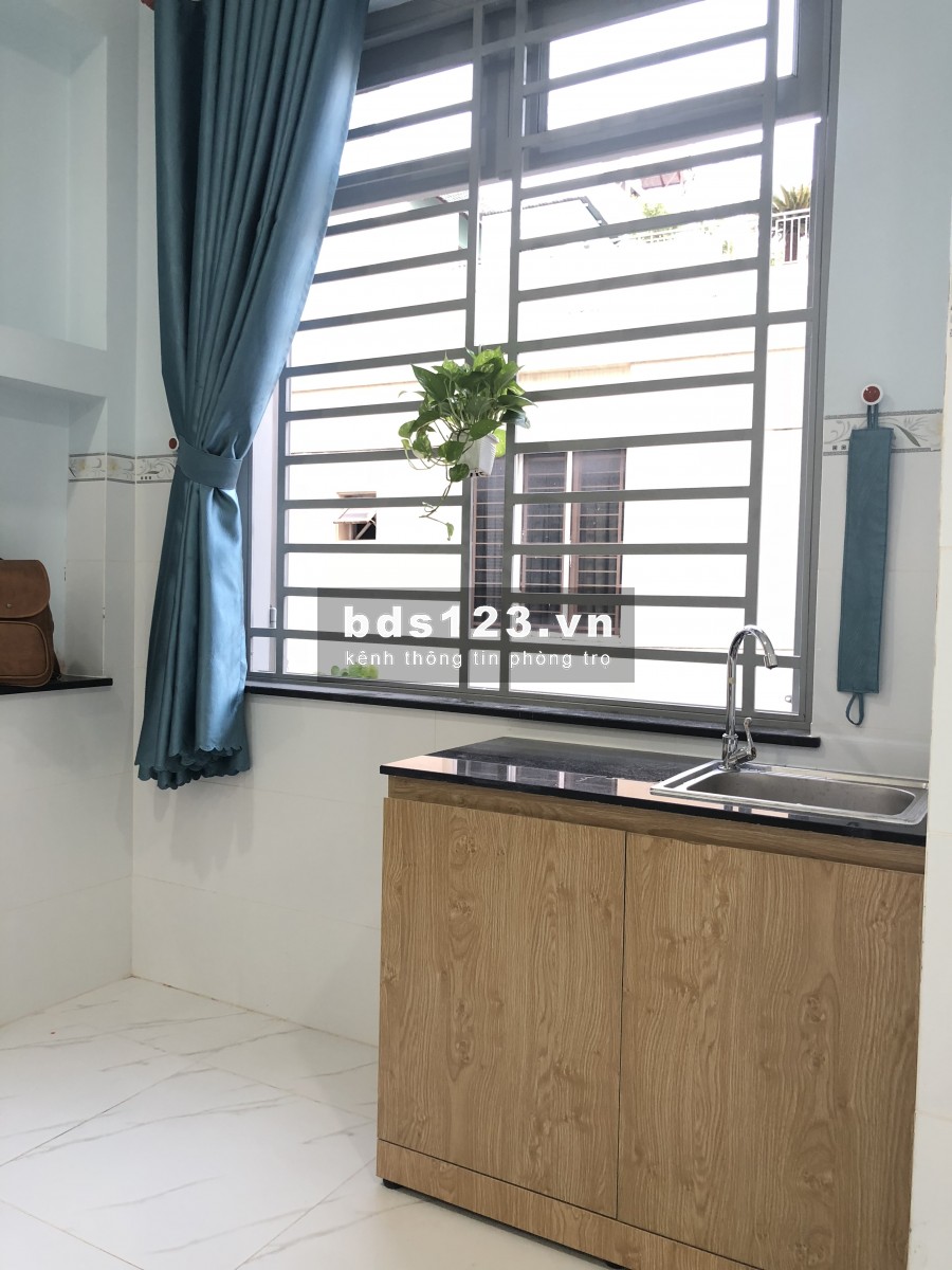 Phòng trọ hường ban công cho thuê tại Bình Thạnh, giá rẻ