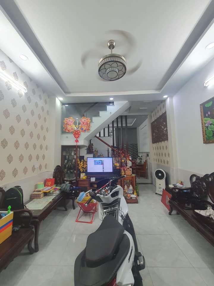 Bán Nhà Gò Vấp Giá Rẻ 5.4 Tỷ, 4PN, Đường Quang Trung, Gần Sân Bay TSN