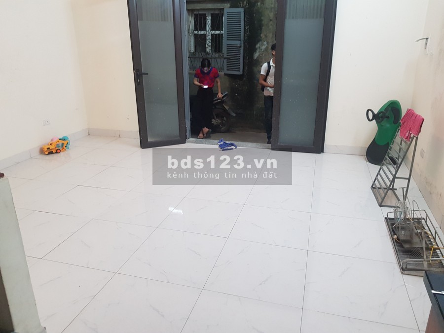 Chính chủ gửi bán nhà 4 tầng tổ 26 Ngọc Thụy - 15M ra đường ô tô đỗ, đường trước nhà thông -2.48 TỶ