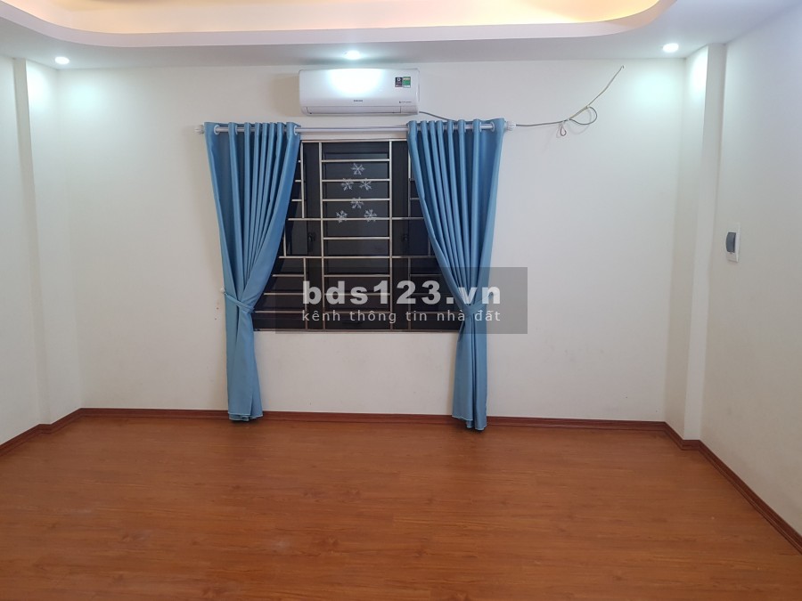 Chính chủ gửi bán nhà 4 tầng tổ 26 Ngọc Thụy - 15M ra đường ô tô đỗ, đường trước nhà thông -2.48 TỶ