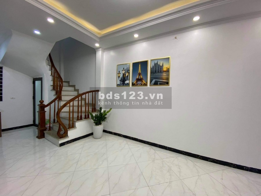 Nhà phân lô tại Bùi Huy Bích, 34M2, xây mới 5 tầng, mặt tiền 3.8M giá 3.4 tỷ