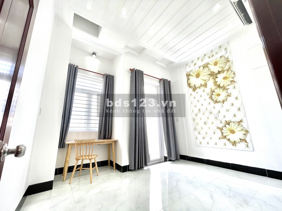 Nhà đẹp giá rẻ. Nhà 1 trệt 1 lầu, dtsd 40m2 (4mx10m), giá 2.19 tỷ