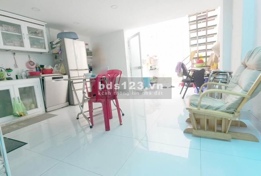 Nhà nguyên căn nở hậu hxh Trường Chinh, phường 13, Tân Bình (4.03x22m), 1 trệt, 1 lửng, 3 pn, 3 wc