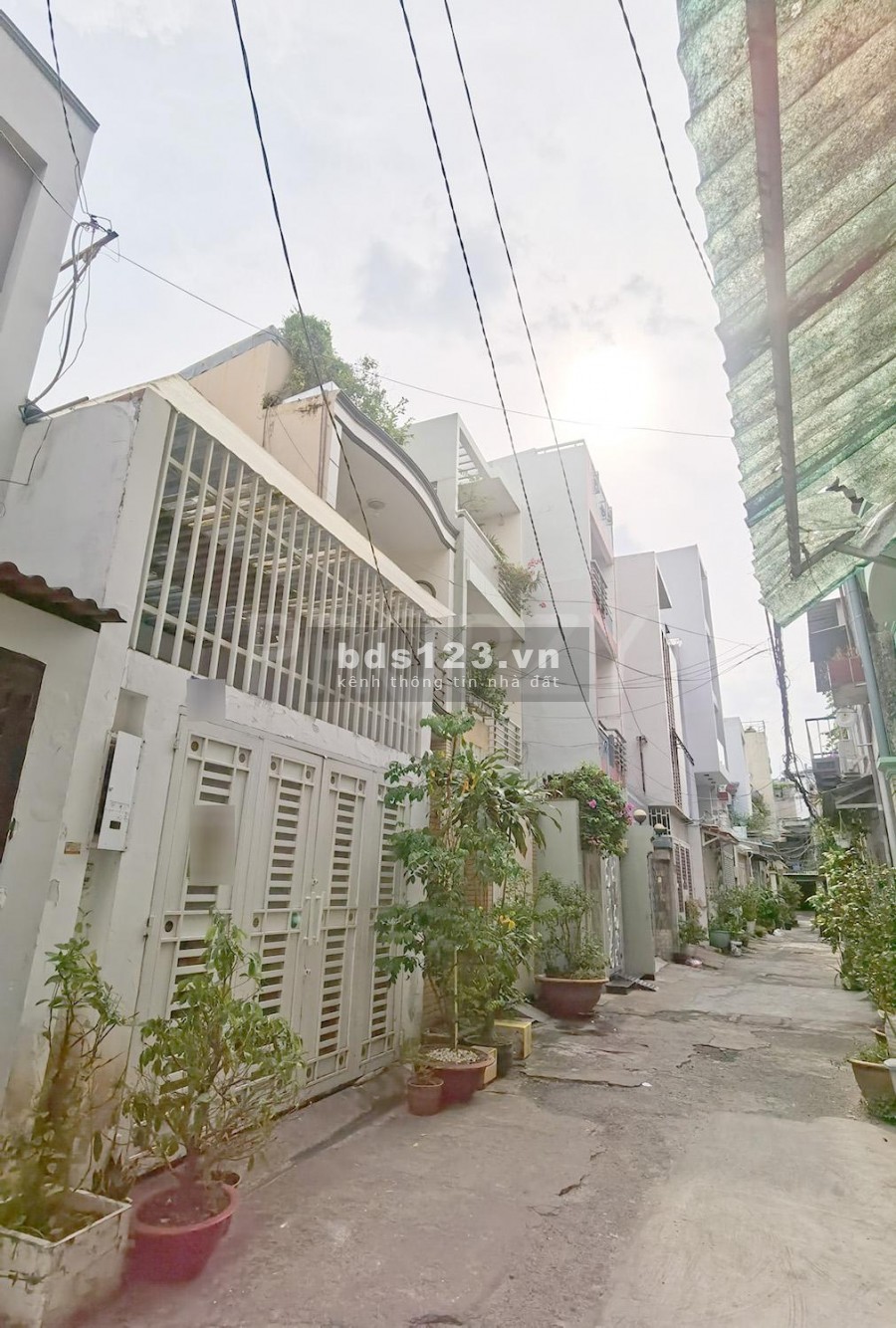 Nhà nguyên căn nở hậu hxh Trường Chinh, phường 13, Tân Bình (4.03x22m), 1 trệt, 1 lửng, 3 pn, 3 wc