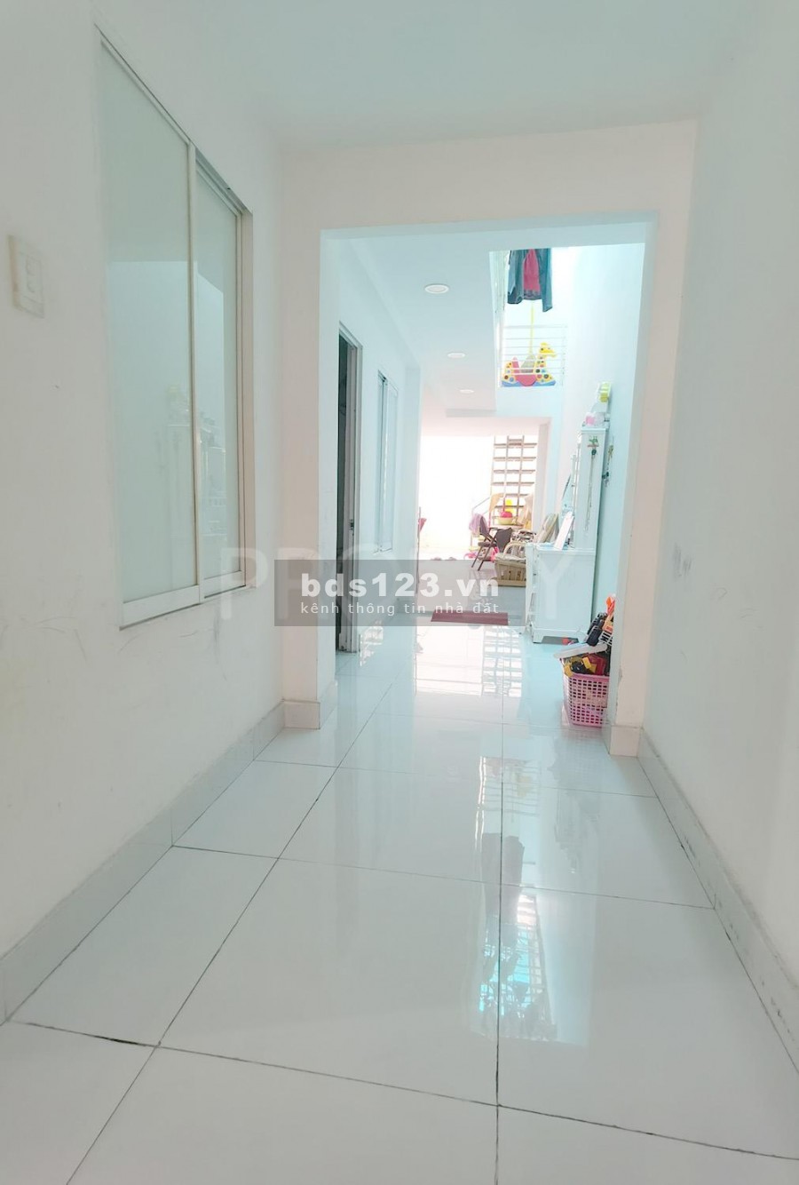 Nhà nguyên căn nở hậu hxh Trường Chinh, phường 13, Tân Bình (4.03x22m), 1 trệt, 1 lửng, 3 pn, 3 wc