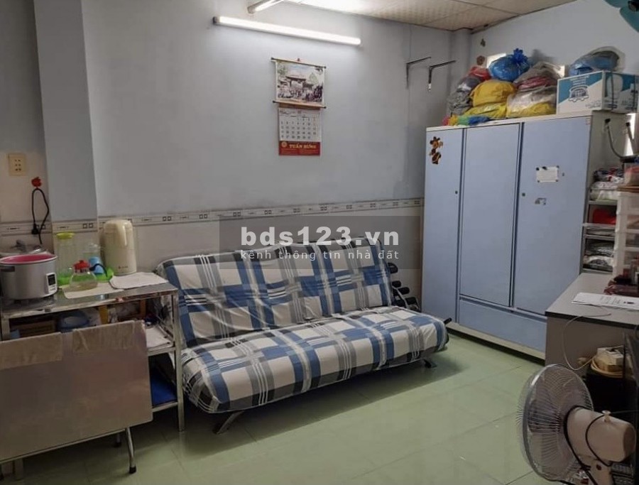 1.94 tỷ! bán gấp nhà Lạc Long Quân, 18m2, ngang 6m, hẻm ba gác, Tân Bình.