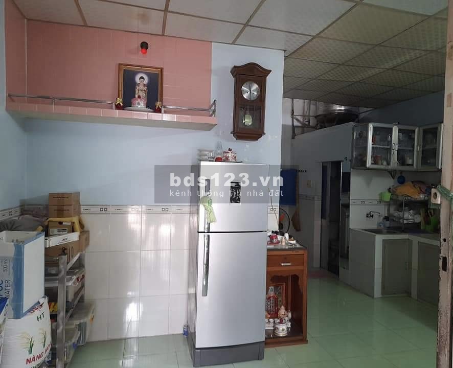 1.94 tỷ! bán gấp nhà Lạc Long Quân, 18m2, ngang 6m, hẻm ba gác, Tân Bình.