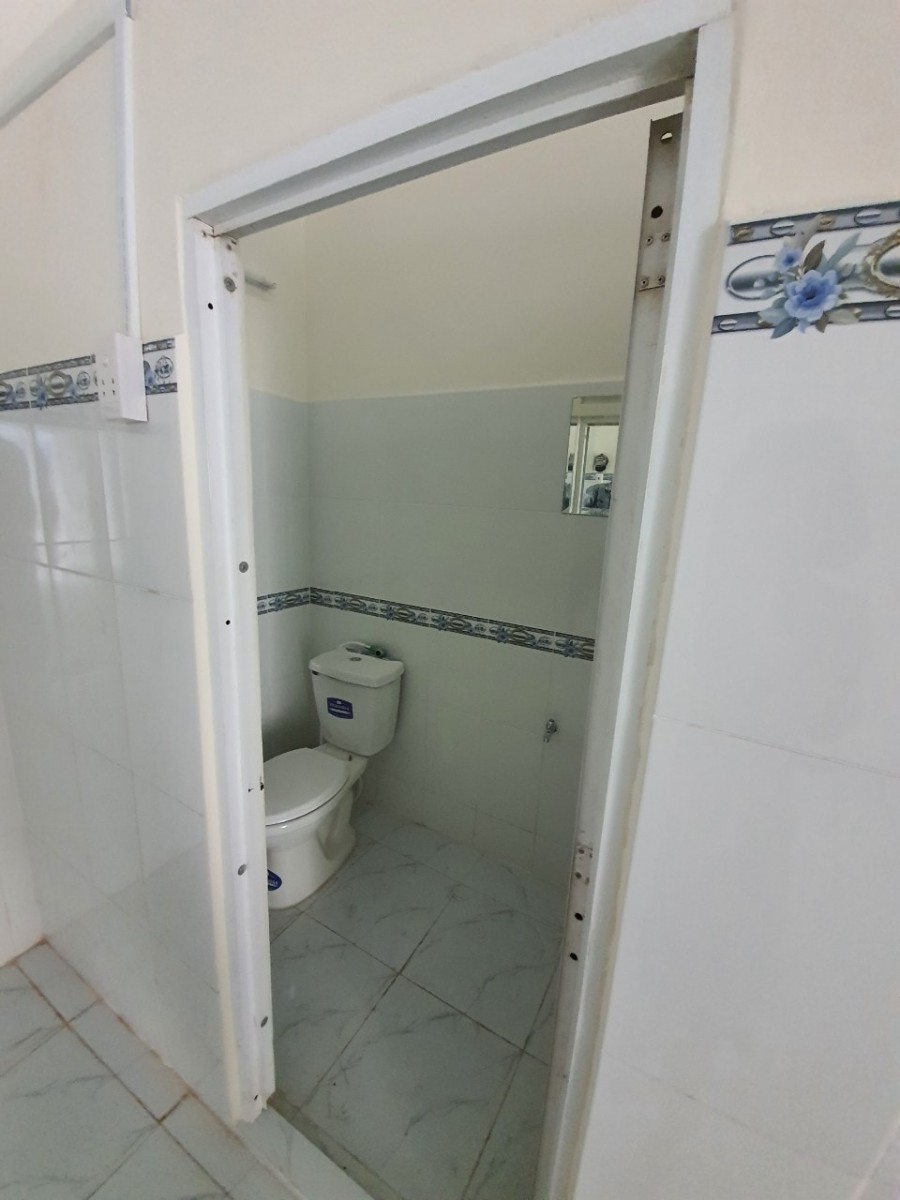 Nhà bán Phạm Văn Bạch, 2 tầng nhỉnh 6 tỷ. Chủ bán nhà về quê. Bán nhà Tân Bình. Ngang 5