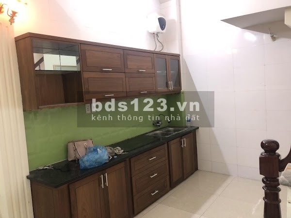 Bán nhà Bạch Mai 30mx4T khung cột chắc chắn, giá 2.75 tỷ lh 0916010180