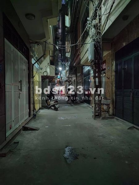 Bán đất tặng nhà cấp 4 vạn năng, vị trí Vip, giá tốt, ô tô tránh ngõ thông, làng Việt Kiều Châu Âu