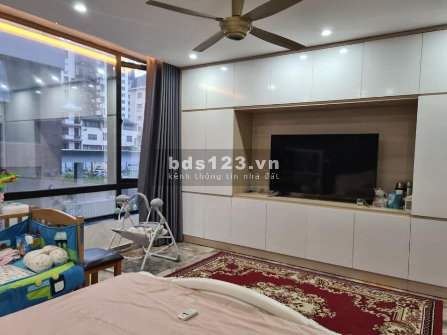 Nhà khẳng định giá trị của bạn. Đội Nhân Quận Ba Đình 70m2 giá 11 tỷ. Ô tô tránh