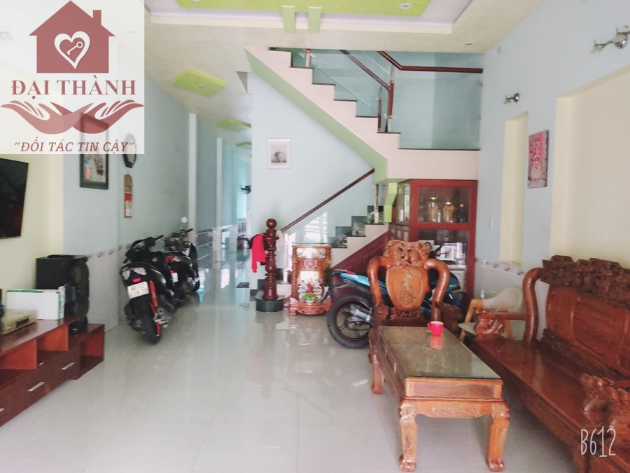 Bán nhà Long Bình Tân 1 Trệt 2 Lầu SHR giá 5.5 Tỉ