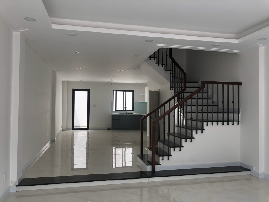 Bán nhà 3 tầng KDC Xây Dựng 5, Liên Phường Quận 9