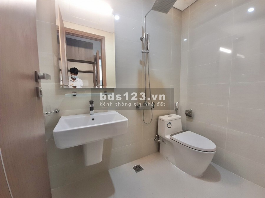 Cho thuê căn hộ L4 dt 72m2, 2 phòng ngủ, đủ đồ. Giá chỉ 14 triệu LH 0973781843 Ánh