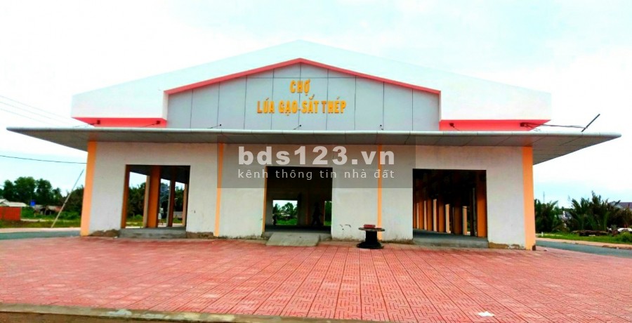 Cần sang nhượng đất đối diện chợ, lh 0976419926