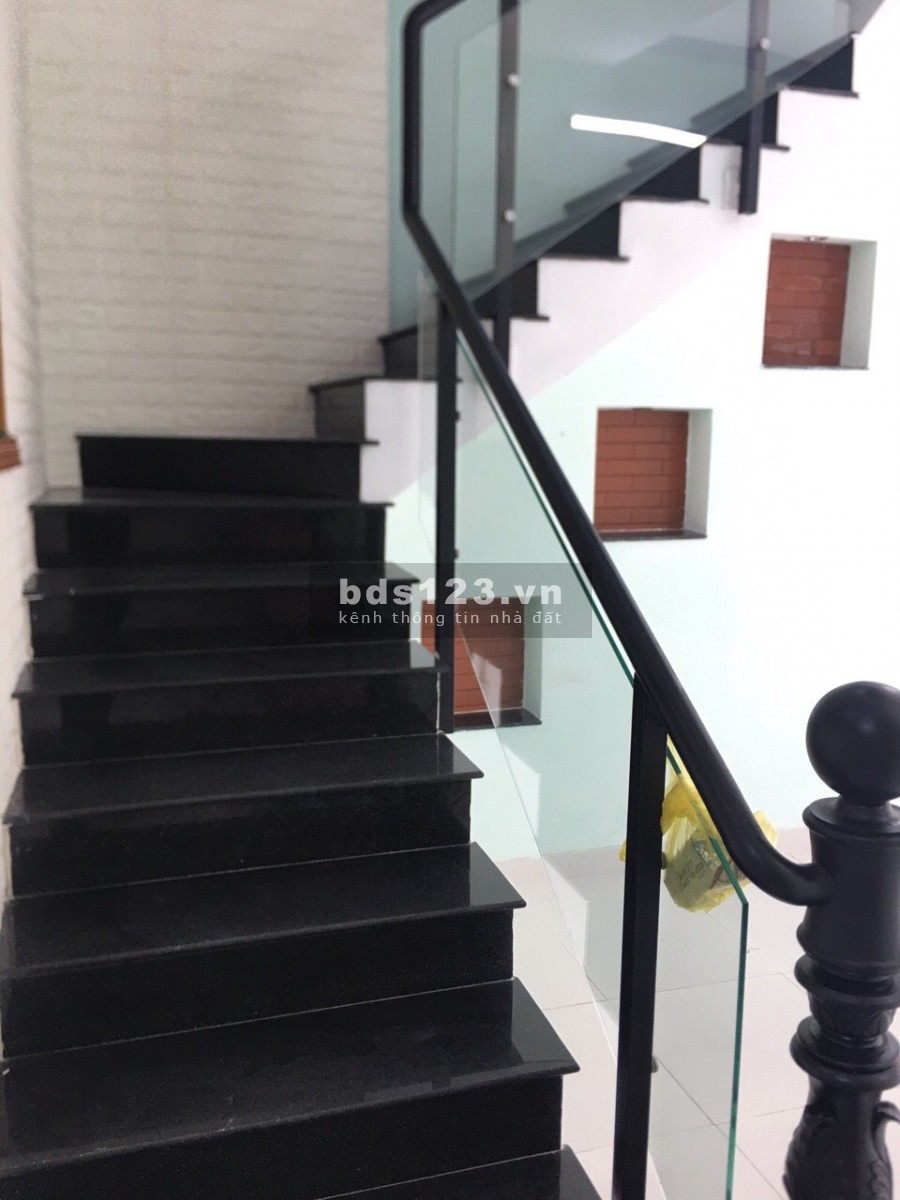 Bán nhà 1 trệt 2 lầu đường 50 phường Hiệp Bình Chánh TP. Thủ Đức gần Phạm Văn Đồng