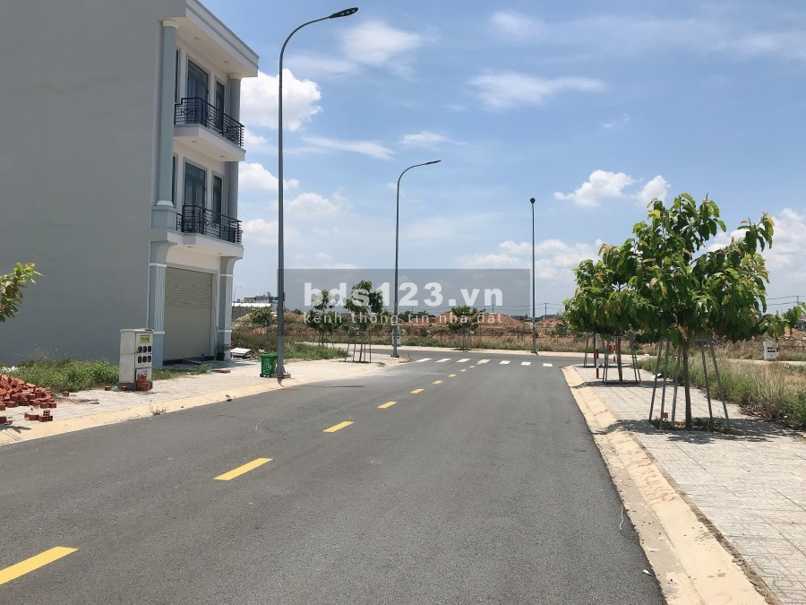 Cần bán nhà 1 trệt 2 lầu, sổ hồng riêng, 1,3tỷ, 80m2, thuộc khu nhà ở Vĩnh Tân