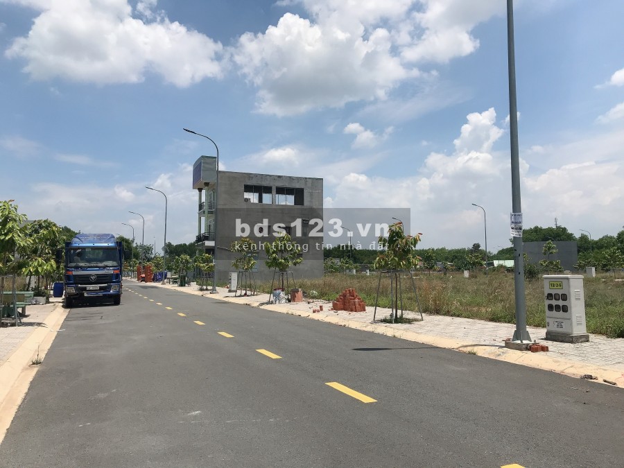 Cần bán nhà 1 trệt 2 lầu, sổ hồng riêng, 1,3tỷ, 80m2, thuộc khu nhà ở Vĩnh Tân