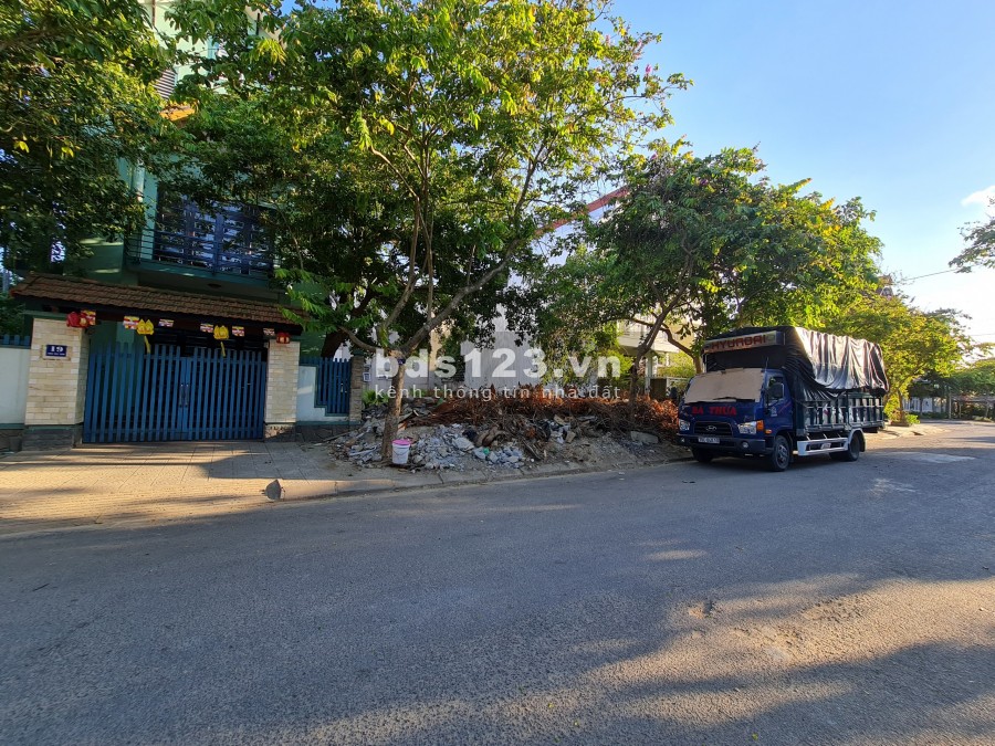 Cần bán đất mặt tiền đường Đặng Thuỳ Trâm, ngay trung tâm thành phố